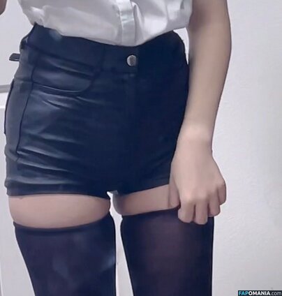 cw / https: / rabbit_poem / rabbitpoem Nu OnlyFans  Foto vazada #5