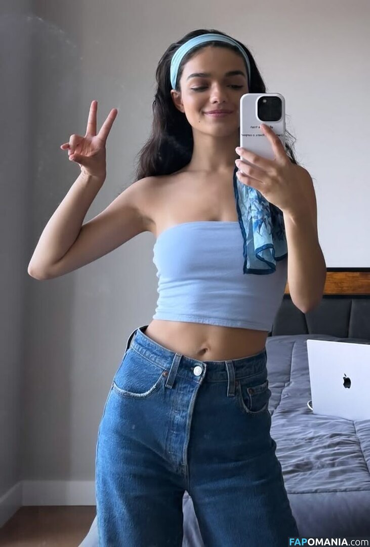 Rachel Zegler / rachelzegler / rachmariexoxo Nu OnlyFans  Foto vazada #865