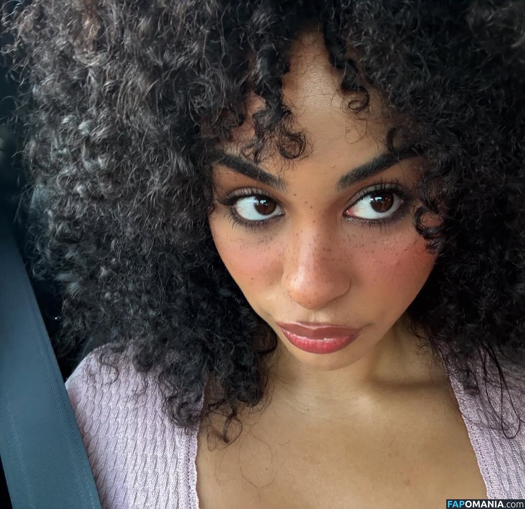 Raina Morris / quakerraina Nu OnlyFans  Foto vazada #1