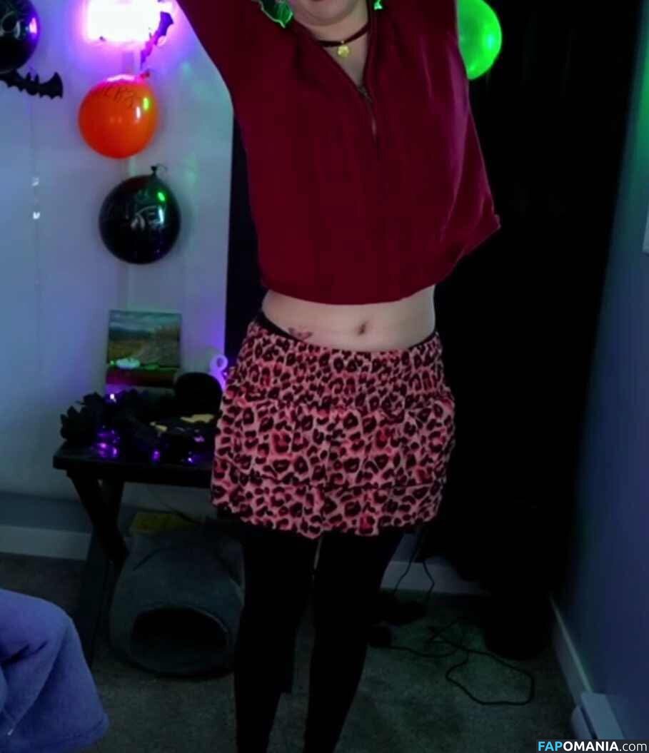 Rayactions / rayactions_ Nu OnlyFans  Foto vazada #15