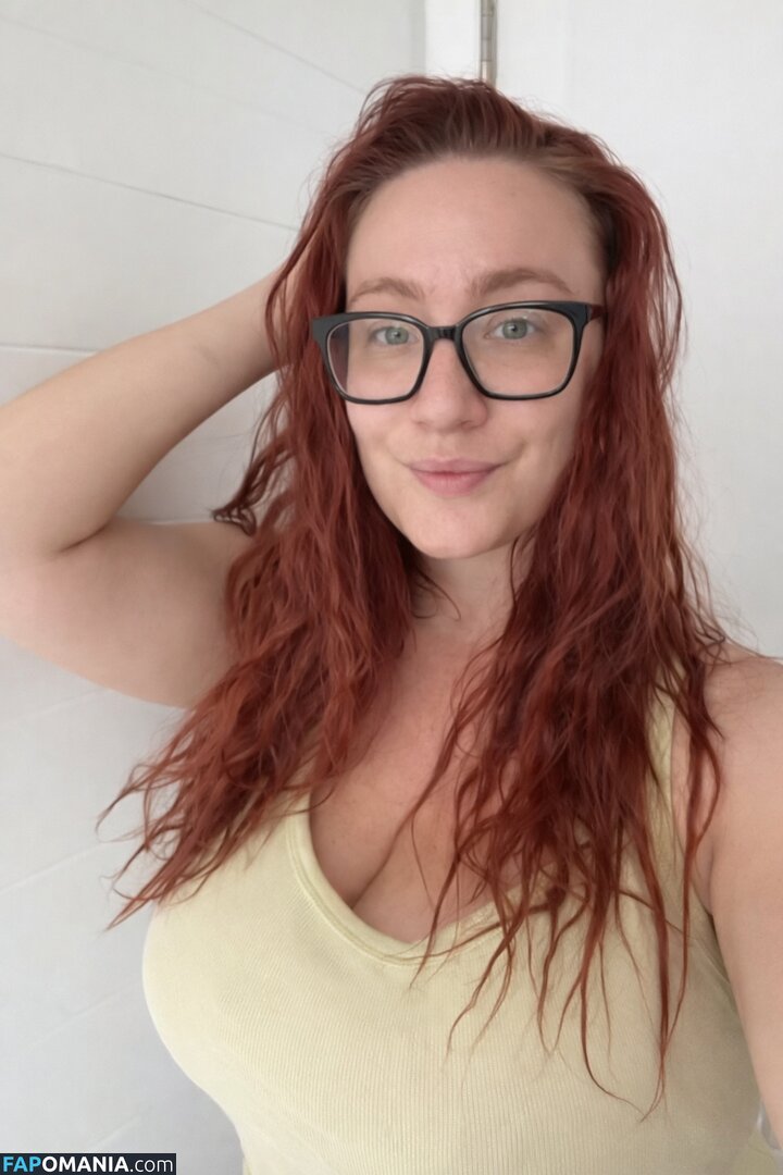 ChicksWithFics / RefashionedHippie Nu OnlyFans  Foto vazada #1