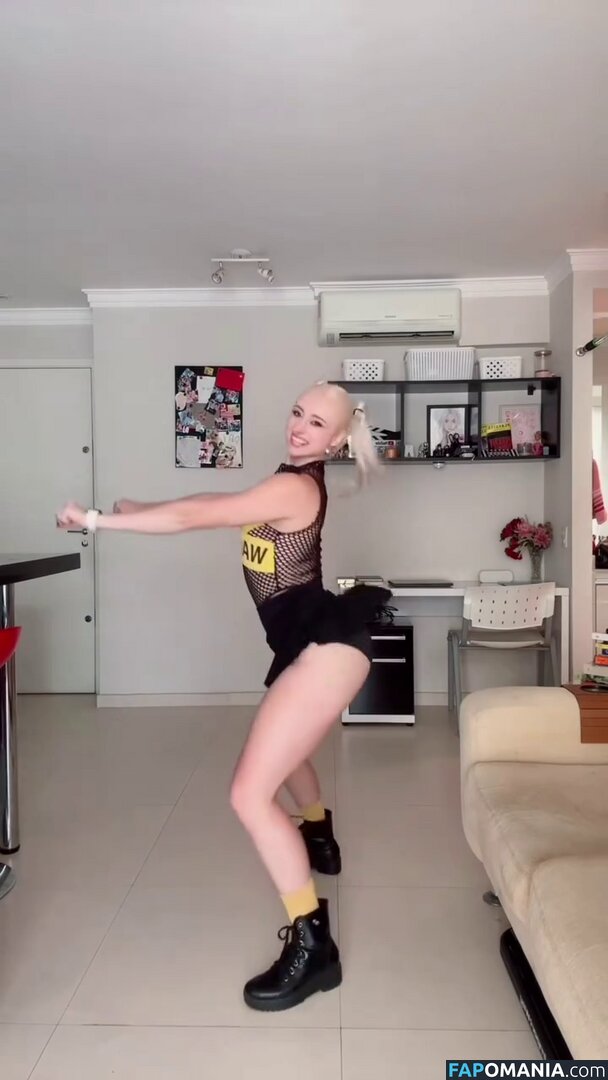 Renata Schneider / renata.c.schneider Nu OnlyFans  Foto vazada #5