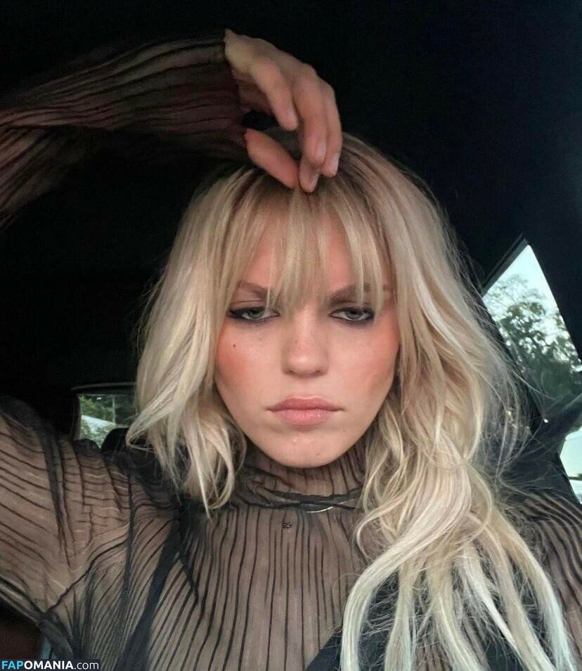 Renee Rapp / reneerapp Nu OnlyFans  Foto vazada #4