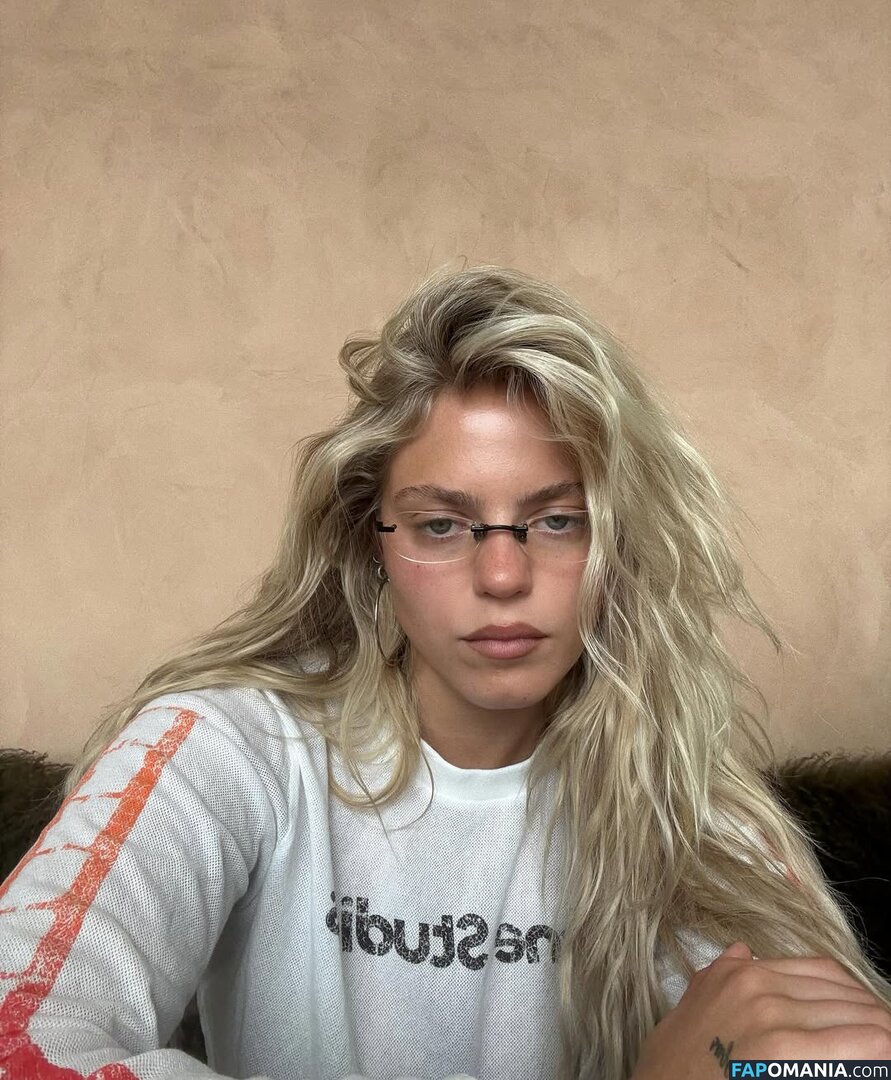 Renee Rapp / reneerapp Nu OnlyFans  Foto vazada #139