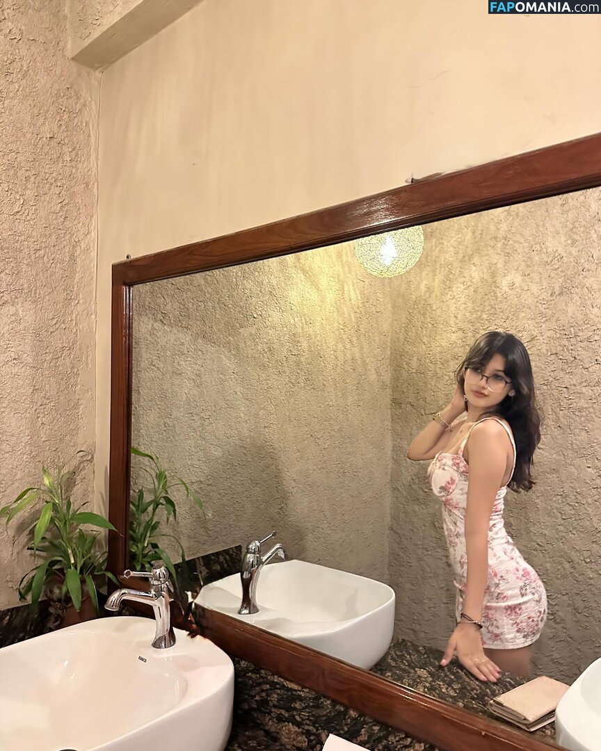 Ritika Kharel / __riteeka / _riteeka7 / riteeka Nu OnlyFans  Foto vazada #13