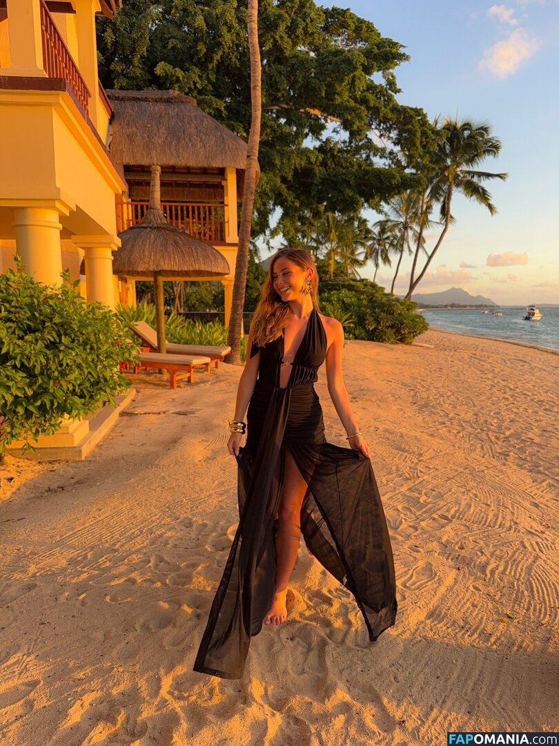 Romane Bertrand / rromane.b Nu OnlyFans  Foto vazada #7