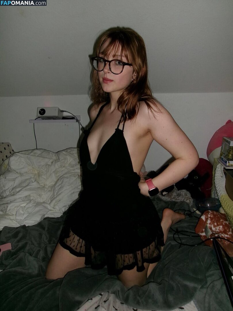 Rookittyroo / taraabethhy Nu OnlyFans  Foto vazada #2
