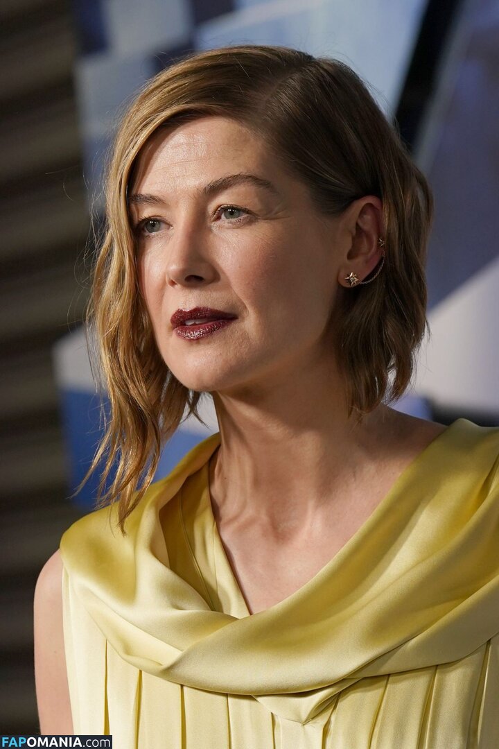 Rosamund Pike / mspike Nu OnlyFans  Foto vazada #111