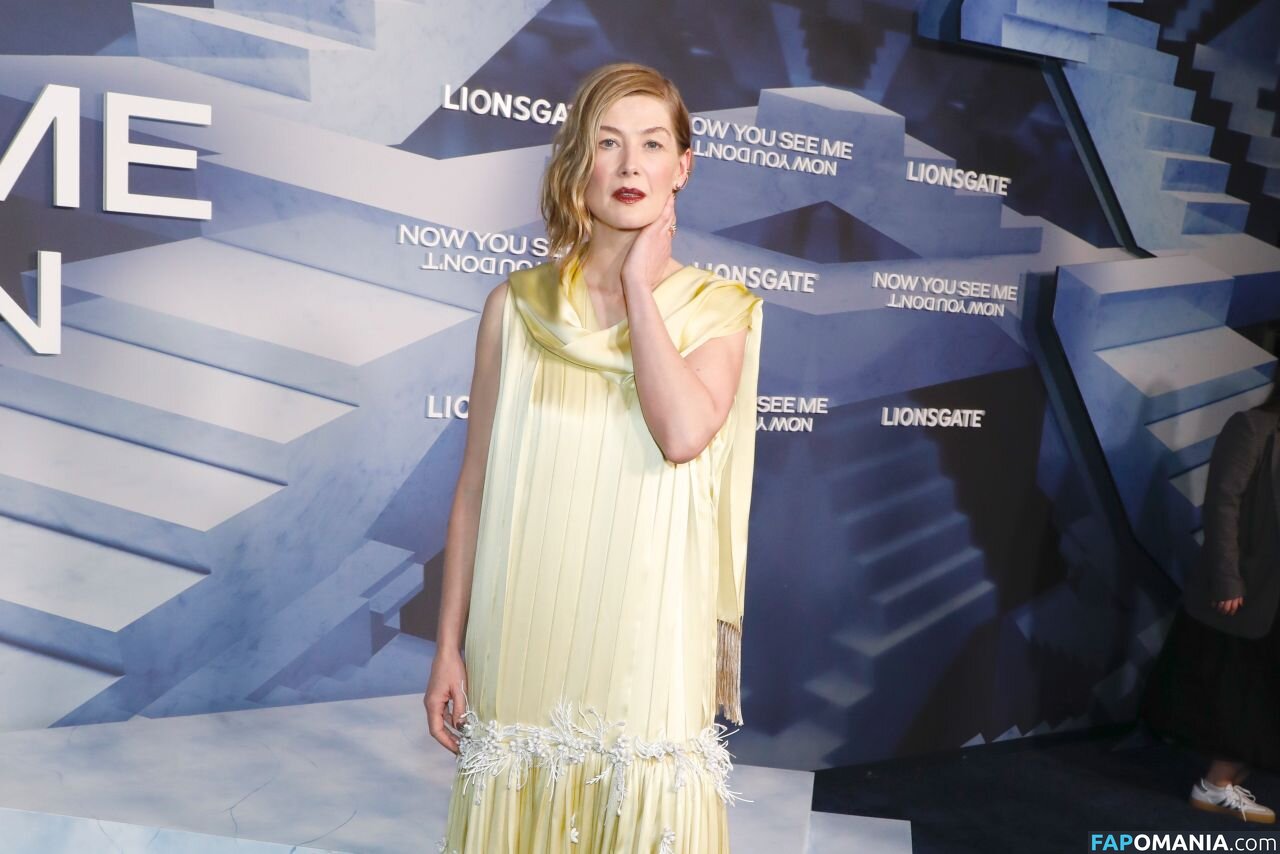 Rosamund Pike / mspike Nu OnlyFans  Foto vazada #114