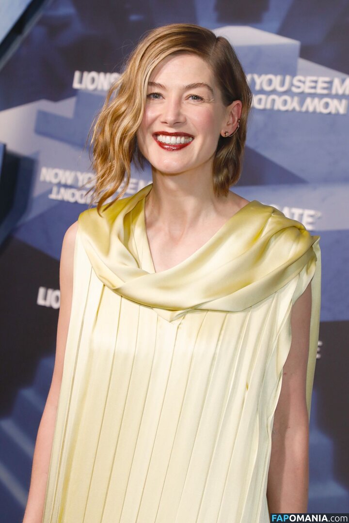 Rosamund Pike / mspike Nu OnlyFans  Foto vazada #115