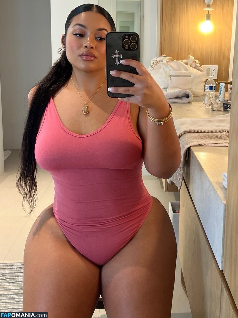 Roseyroyyal Nu OnlyFans  Foto vazada #1