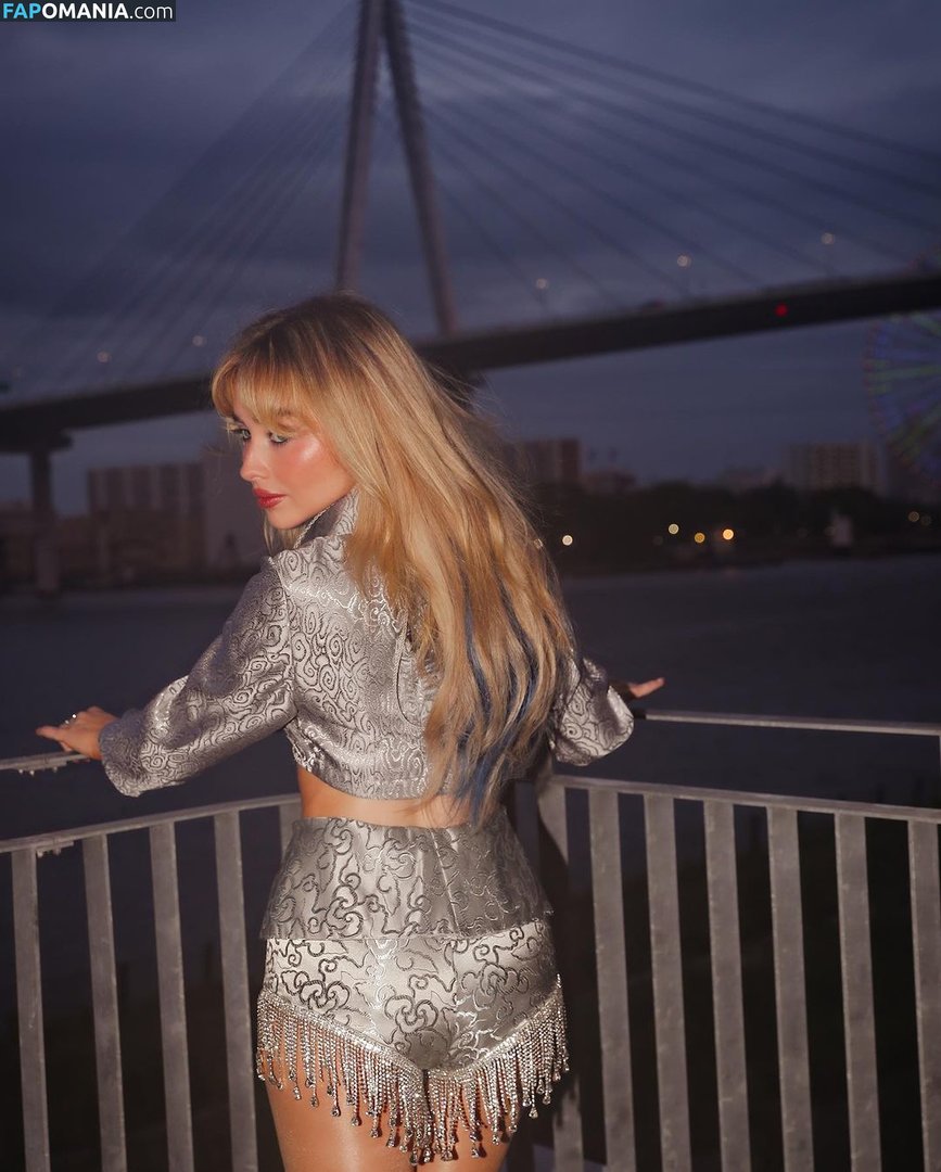 Sabrina Carpenter / https: / sabrinacarpenter Nu OnlyFans  Foto vazada #90