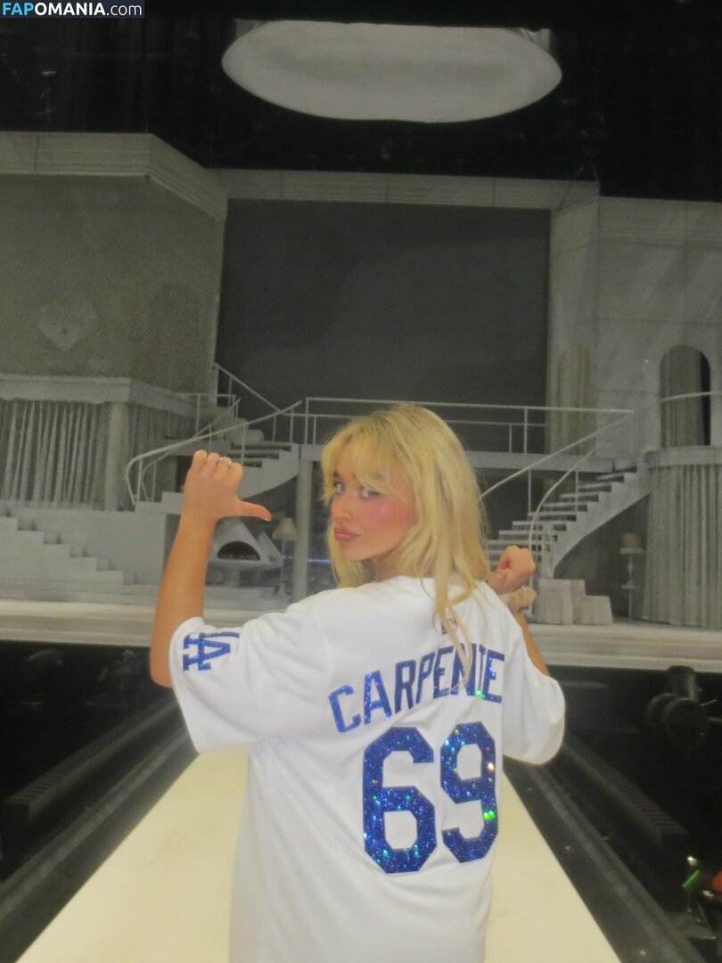 Sabrina Carpenter / https: / sabrinacarpenter Nu OnlyFans  Foto vazada #2487