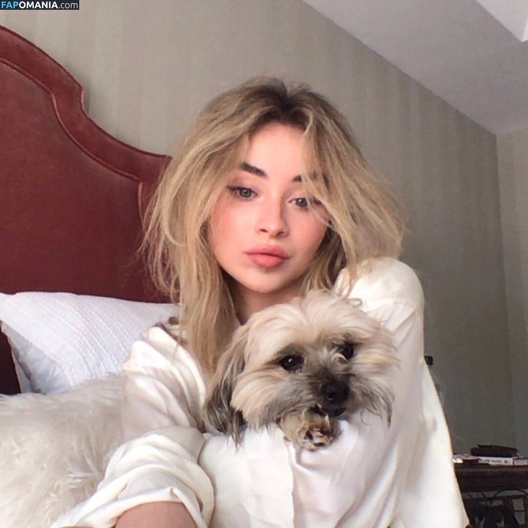 Sabrina Carpenter / https: / sabrinacarpenter Nu OnlyFans  Foto vazada #2512