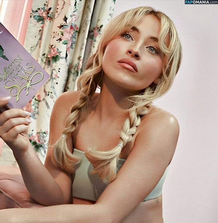 Sabrina Carpenter / https: / sabrinacarpenter Nu OnlyFans  Foto vazada #2521