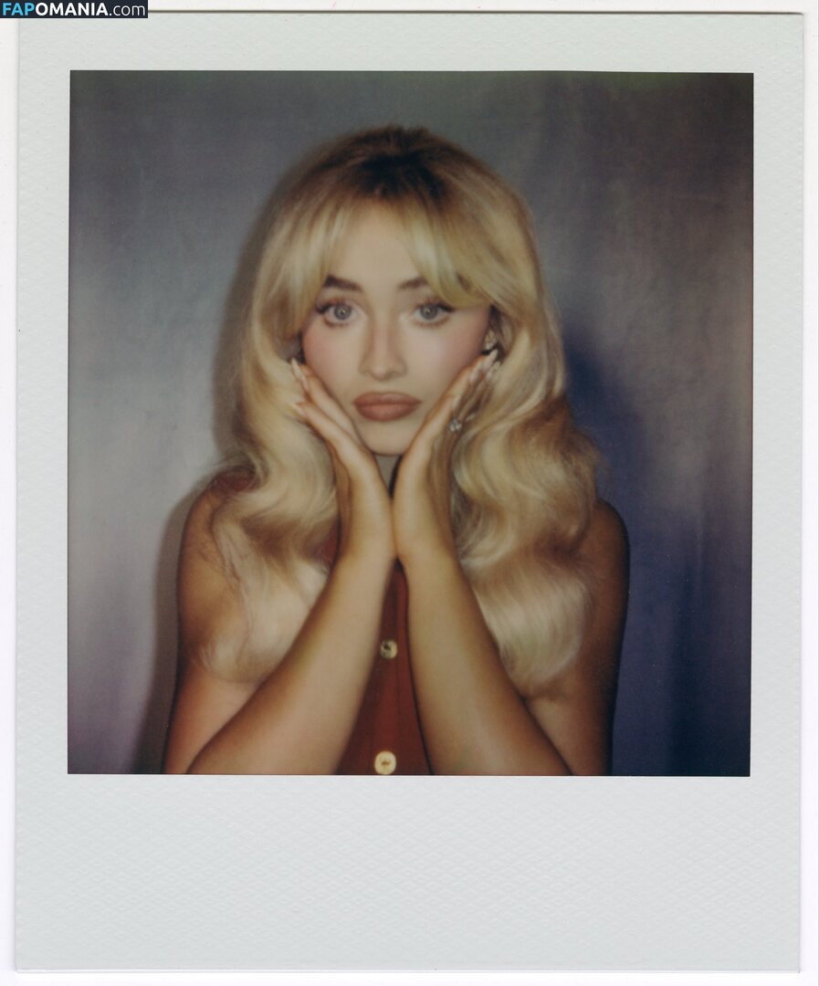 Sabrina Carpenter / https: / sabrinacarpenter Nu OnlyFans  Foto vazada #2543
