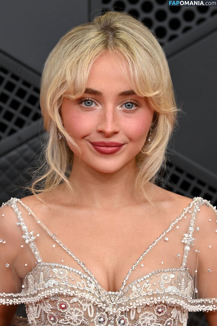 Sabrina Carpenter / https: / sabrinacarpenter Nu OnlyFans  Foto vazada #2573