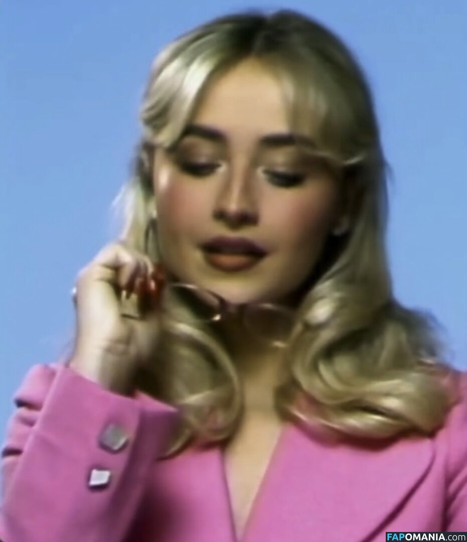 Sabrina Carpenter / https: / sabrinacarpenter Nu OnlyFans  Foto vazada #2601