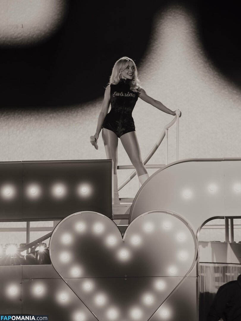 Sabrina Carpenter / https: / sabrinacarpenter Nu OnlyFans  Foto vazada #2613
