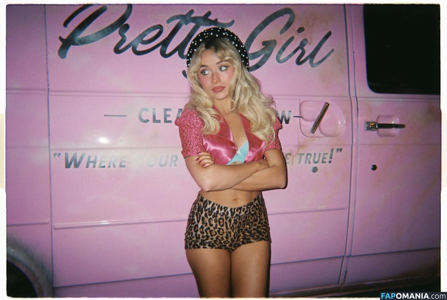 Sabrina Carpenter / https: / sabrinacarpenter Nu OnlyFans  Foto vazada #2616