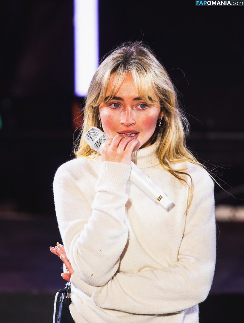 Sabrina Carpenter / https: / sabrinacarpenter Nu OnlyFans  Foto vazada #2623