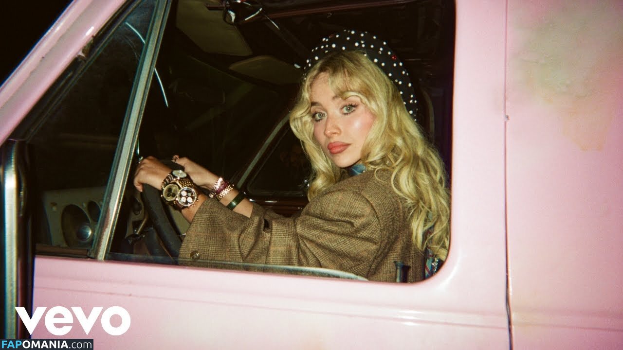 Sabrina Carpenter / https: / sabrinacarpenter Nu OnlyFans  Foto vazada #2625