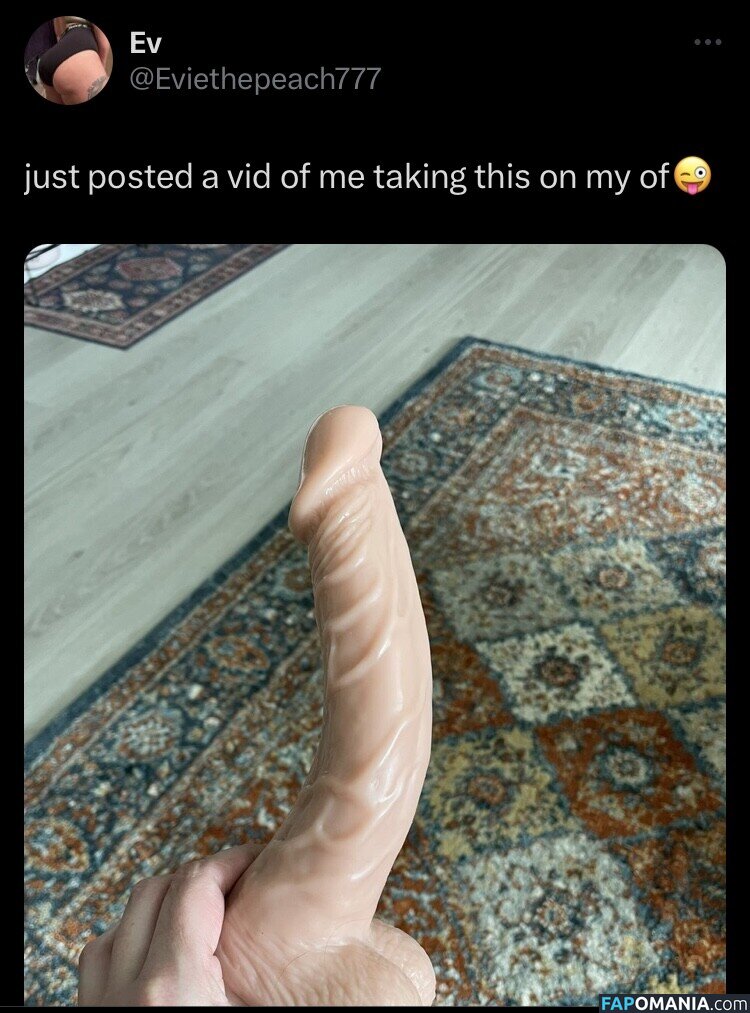 eviethepeach777 / sadisticxkisses Nu OnlyFans  Foto vazada #1