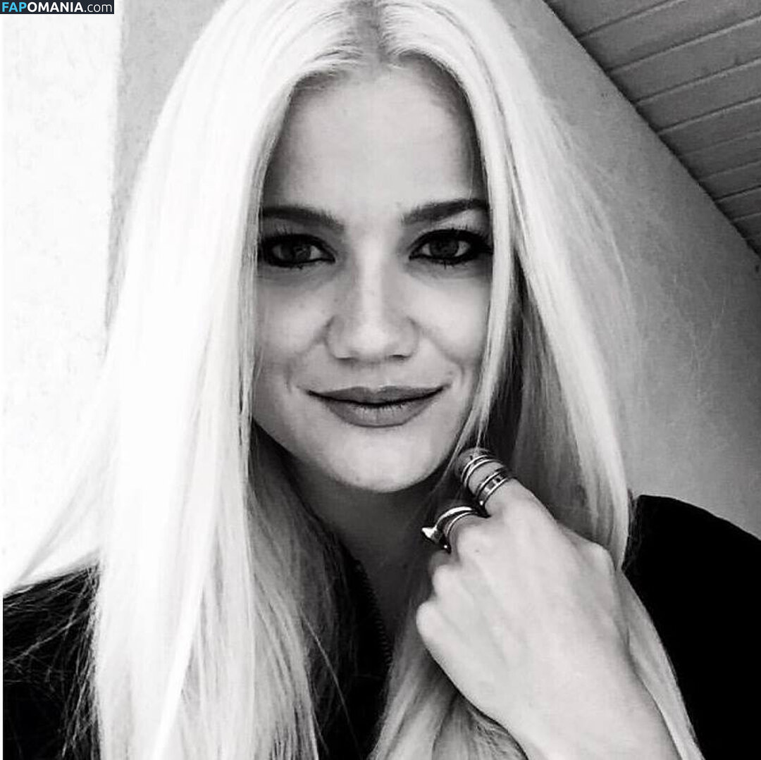 Sandra Lyng Nu OnlyFans  Foto vazada #20