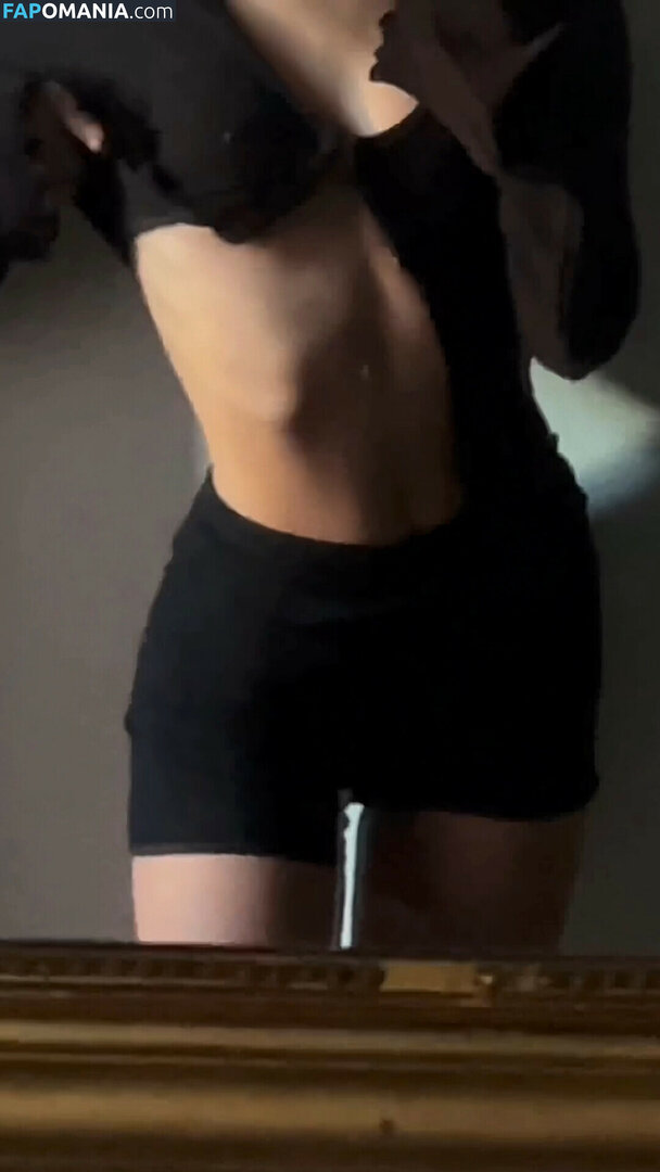 https: / protheme / sanyaaa / sanymaa / sanymaaa Nu OnlyFans  Foto vazada #54