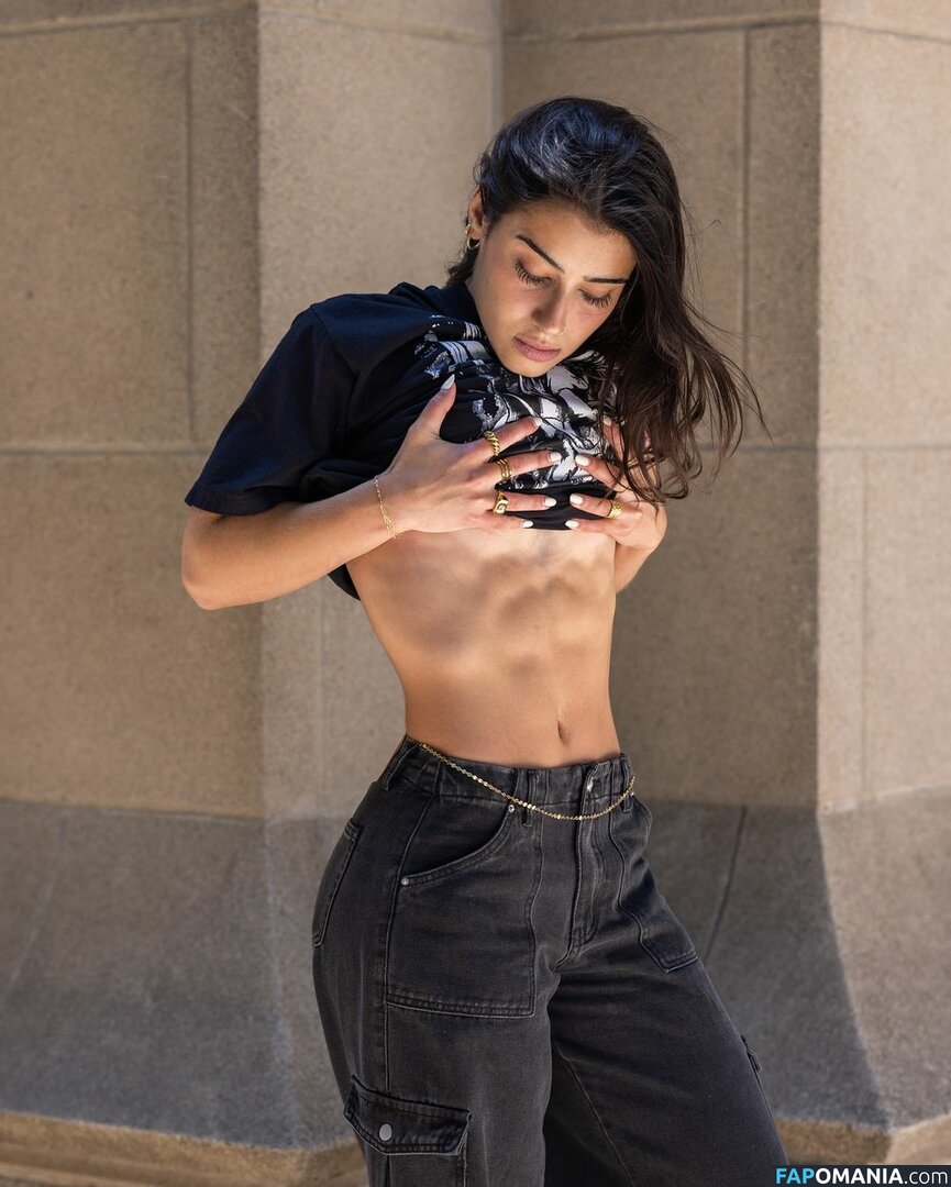 Sara Saffari / sarasaffari__ Nu OnlyFans  Foto vazada #360