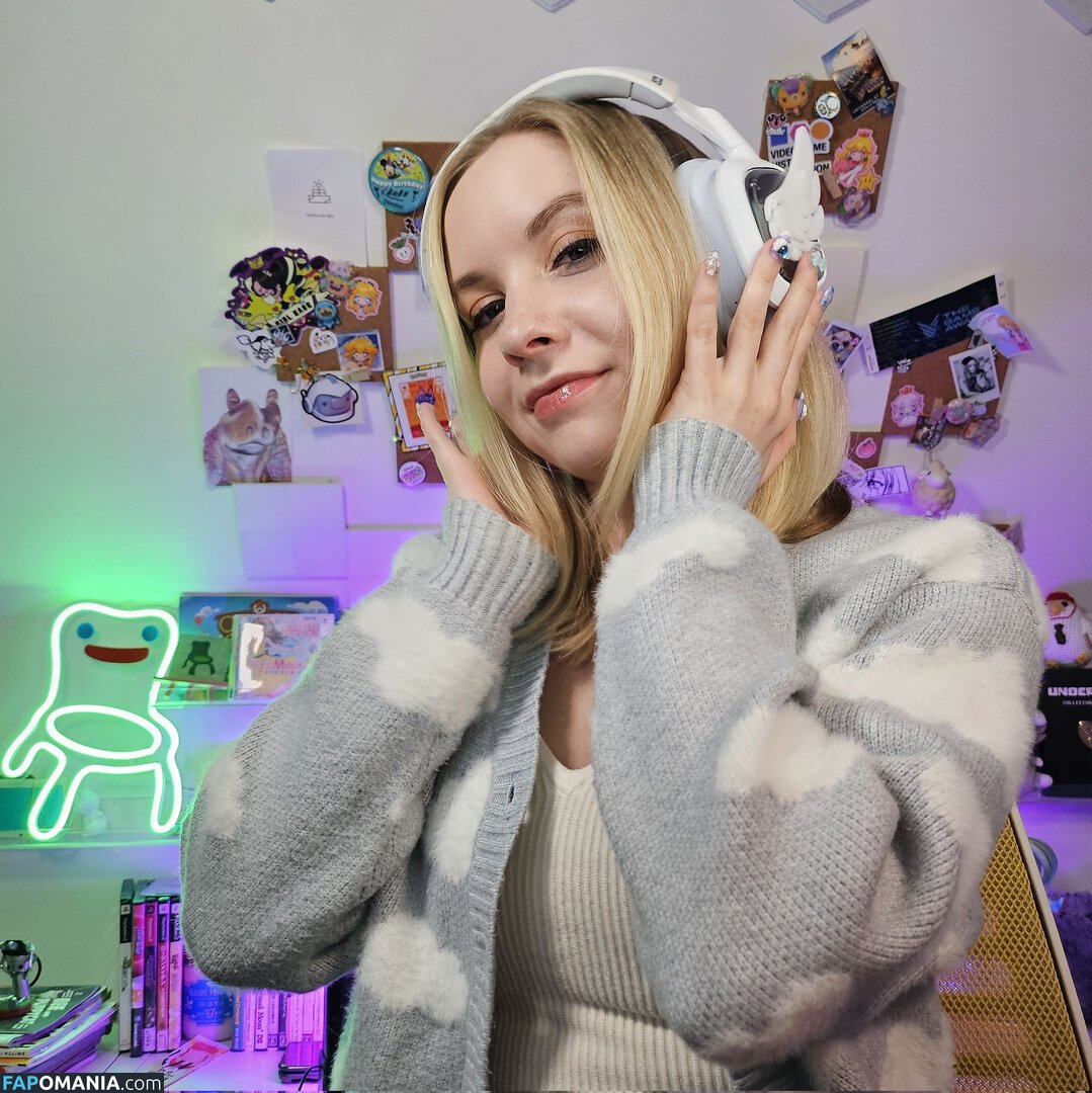 Sarahpodz / https: Nu OnlyFans  Foto vazada #3