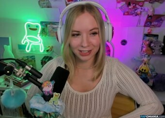 Sarahpodz / https: Nu OnlyFans  Foto vazada #6