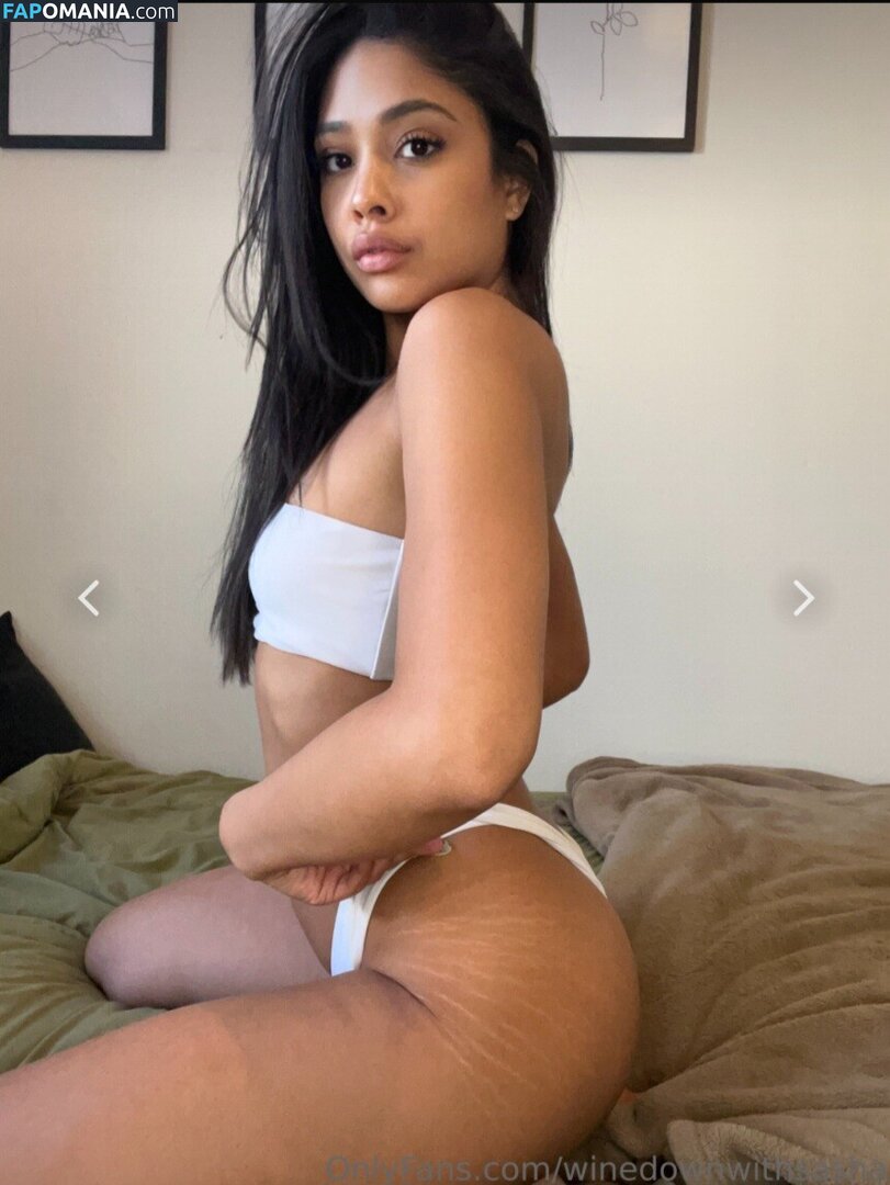 Sasha The Sommelier / _sashafrancesca / winedownwithsasha Nu OnlyFans  Foto vazada #1