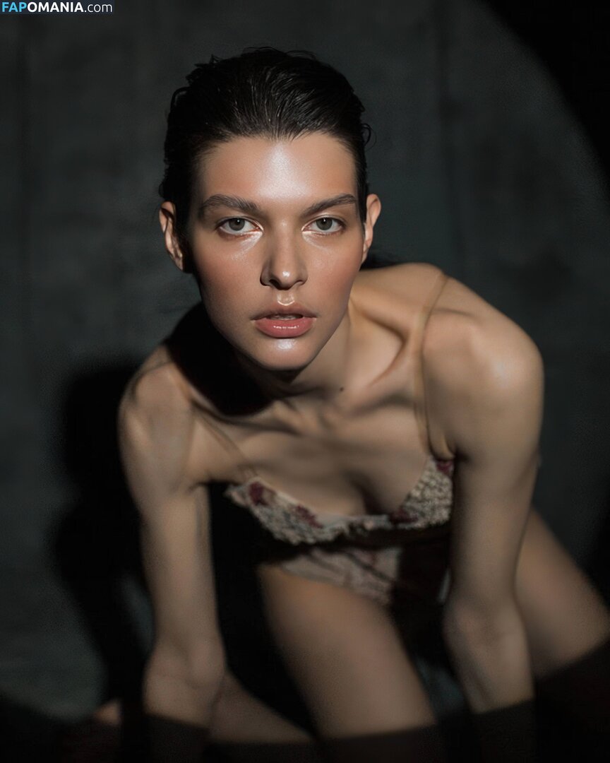 Sasha Zotova / shuzolotova Nu OnlyFans  Foto vazada #11