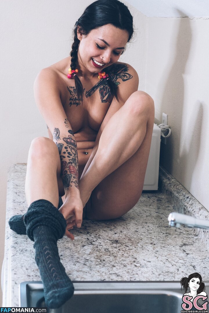 Sassafrass / _sassafrass / definite.bad.idea Nu OnlyFans  Foto vazada #17