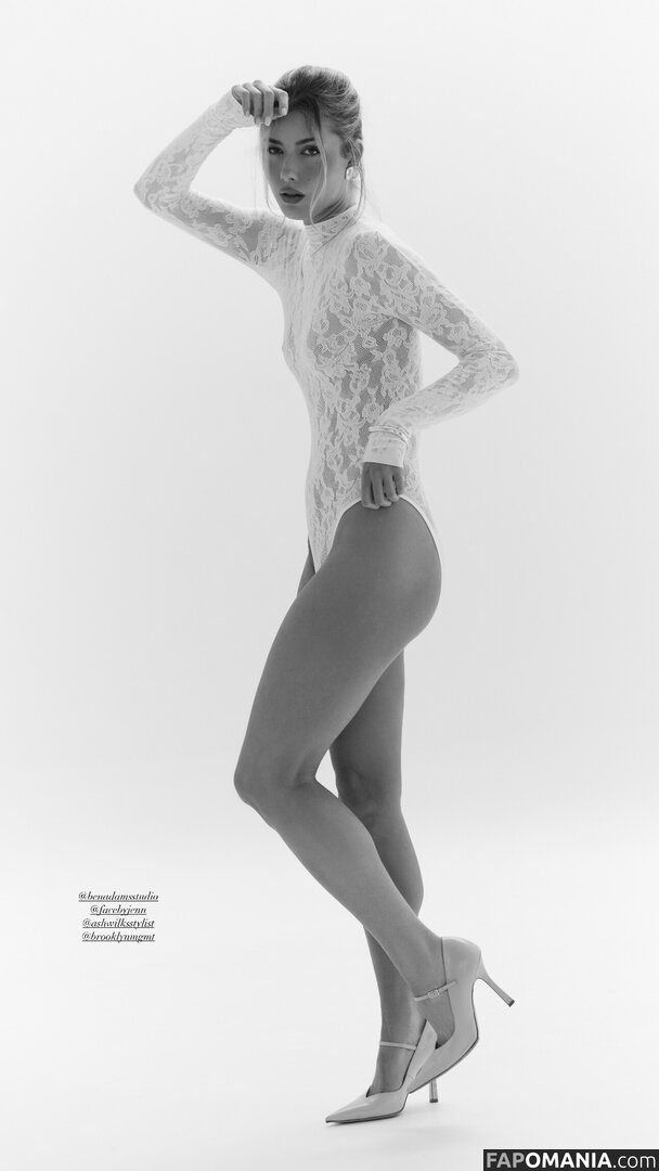 ScarletBliss / Scarlett Bliss Mayer / https: / scarlett.mayer_ Nu OnlyFans  Foto vazada #4