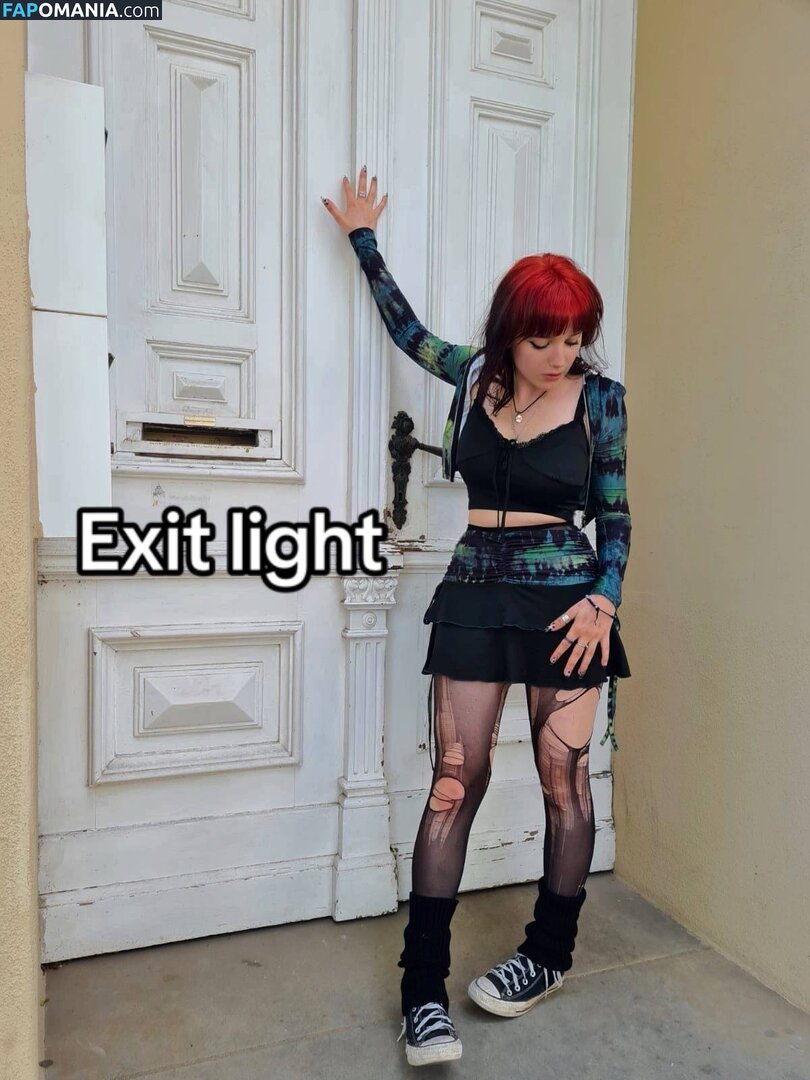 foxynfriendsmadebydesign / scorpionfl0wer / scrtcnt04 Nu OnlyFans  Foto vazada #2