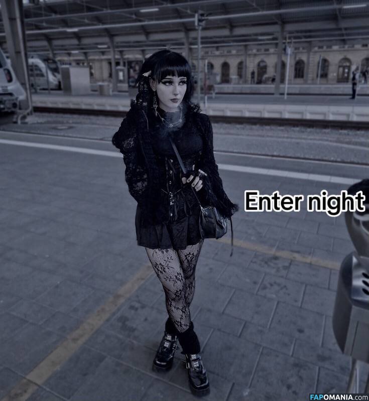 foxynfriendsmadebydesign / scorpionfl0wer / scrtcnt04 Nu OnlyFans  Foto vazada #3