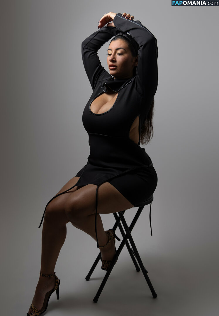 Selena Adams / officialselenaadams4 / selenaadams69 Nu OnlyFans  Foto vazada #276