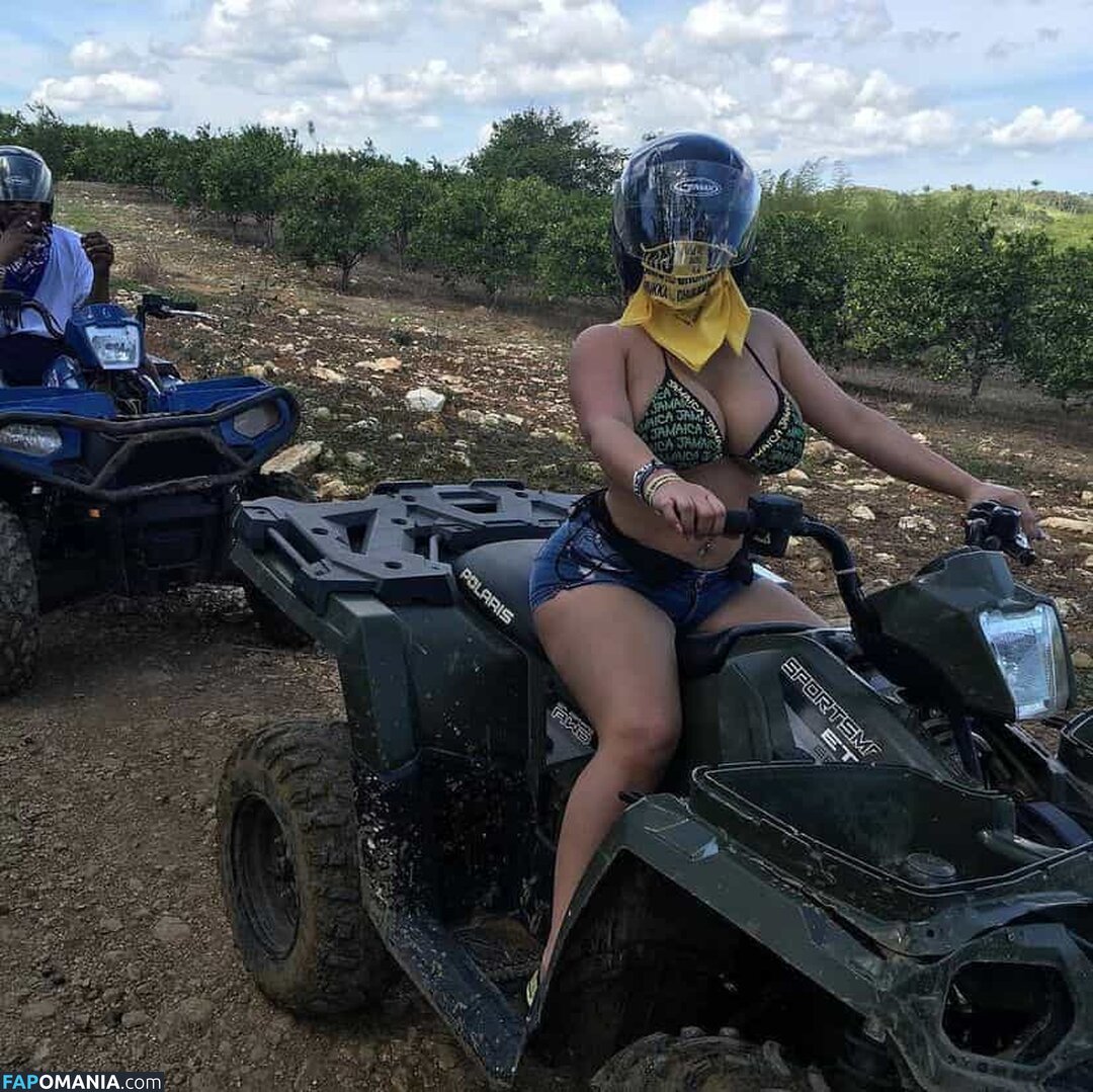 Selena Adams / officialselenaadams4 / selenaadams69 Nu OnlyFans  Foto vazada #366