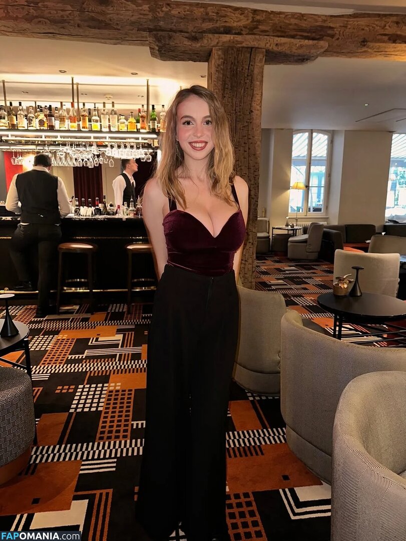 Serena Skybourne / https: / serenaskybourne Nu OnlyFans  Foto vazada #22