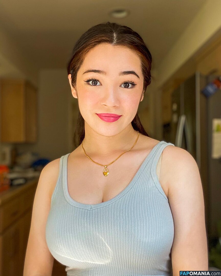 Sfw Big Tits / fullerbustbestie / https: Nu OnlyFans  Foto vazada #18