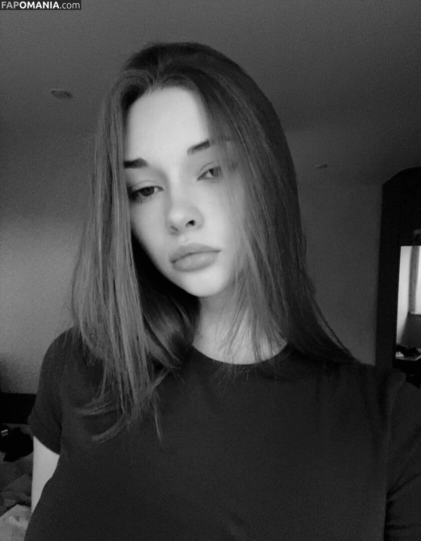 Miroslava / reel / sharrimalagisi Nu OnlyFans  Foto vazada #10