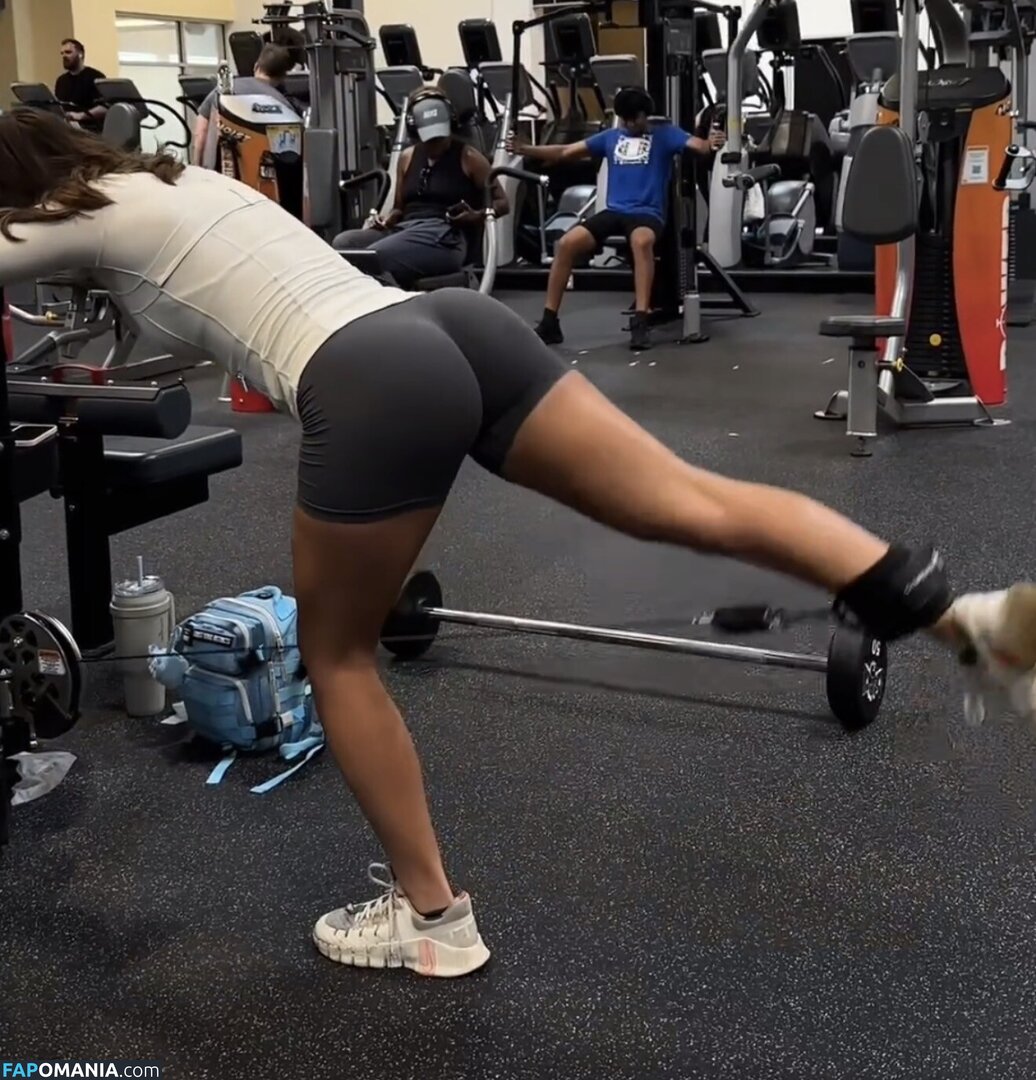 Shelby Abbott / shelbyabbott11 / simplyyhott Nu OnlyFans  Foto vazada #1