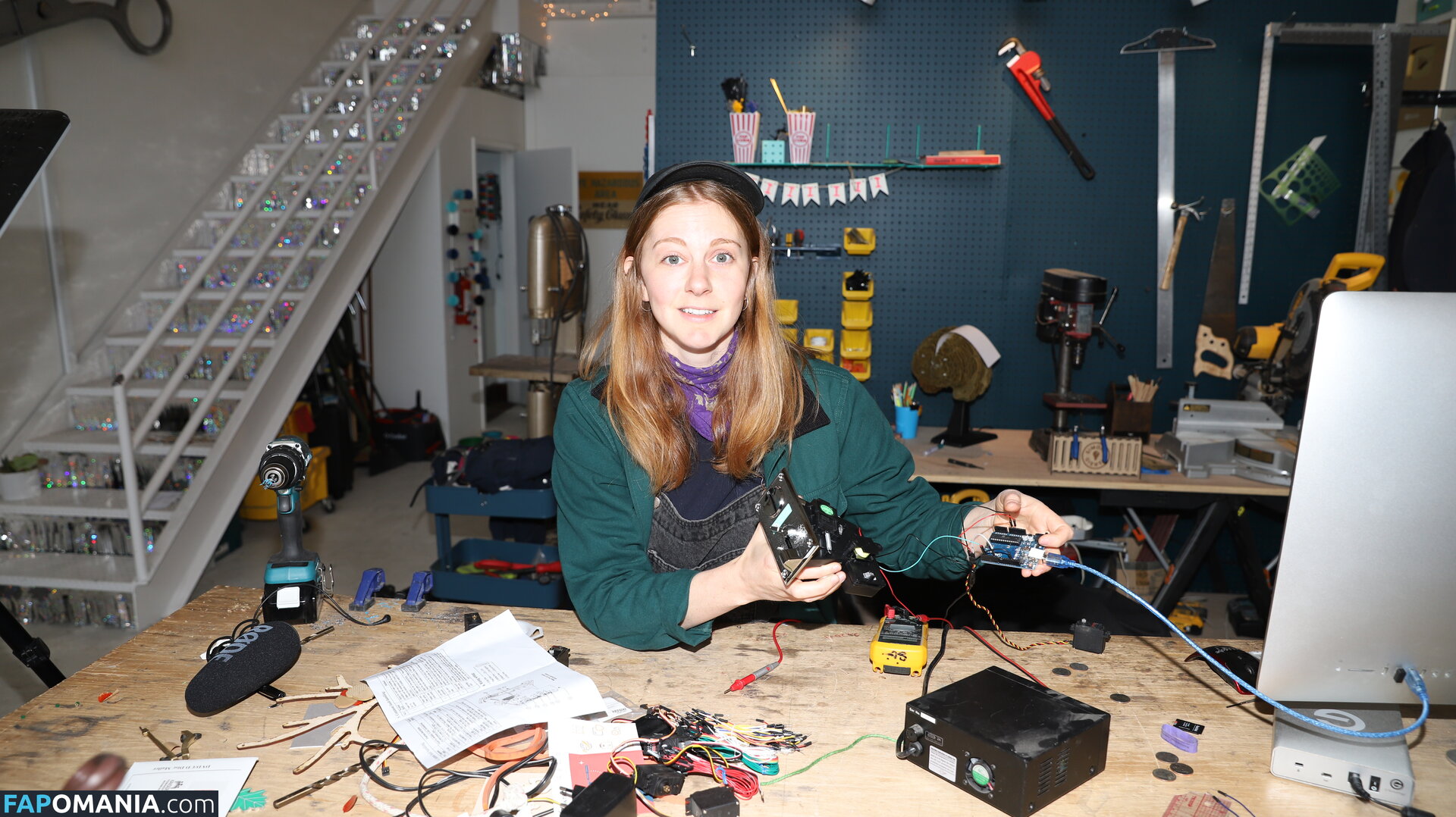 Simone Giertz / simonegiertz Nu OnlyFans  Foto vazada #4