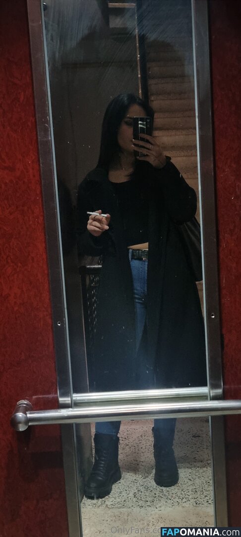 smoking_maya Nu OnlyFans  Foto vazada #15