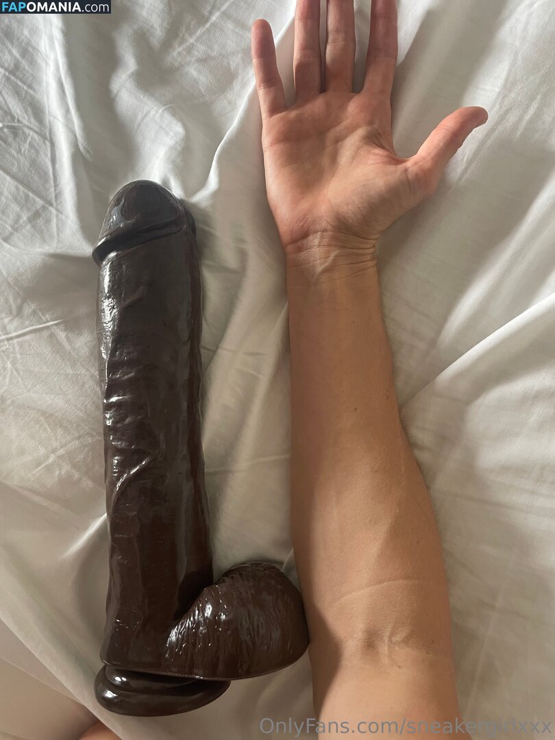 lovesneakers123_ / sneakergirlxxx Nu OnlyFans  Foto vazada #4