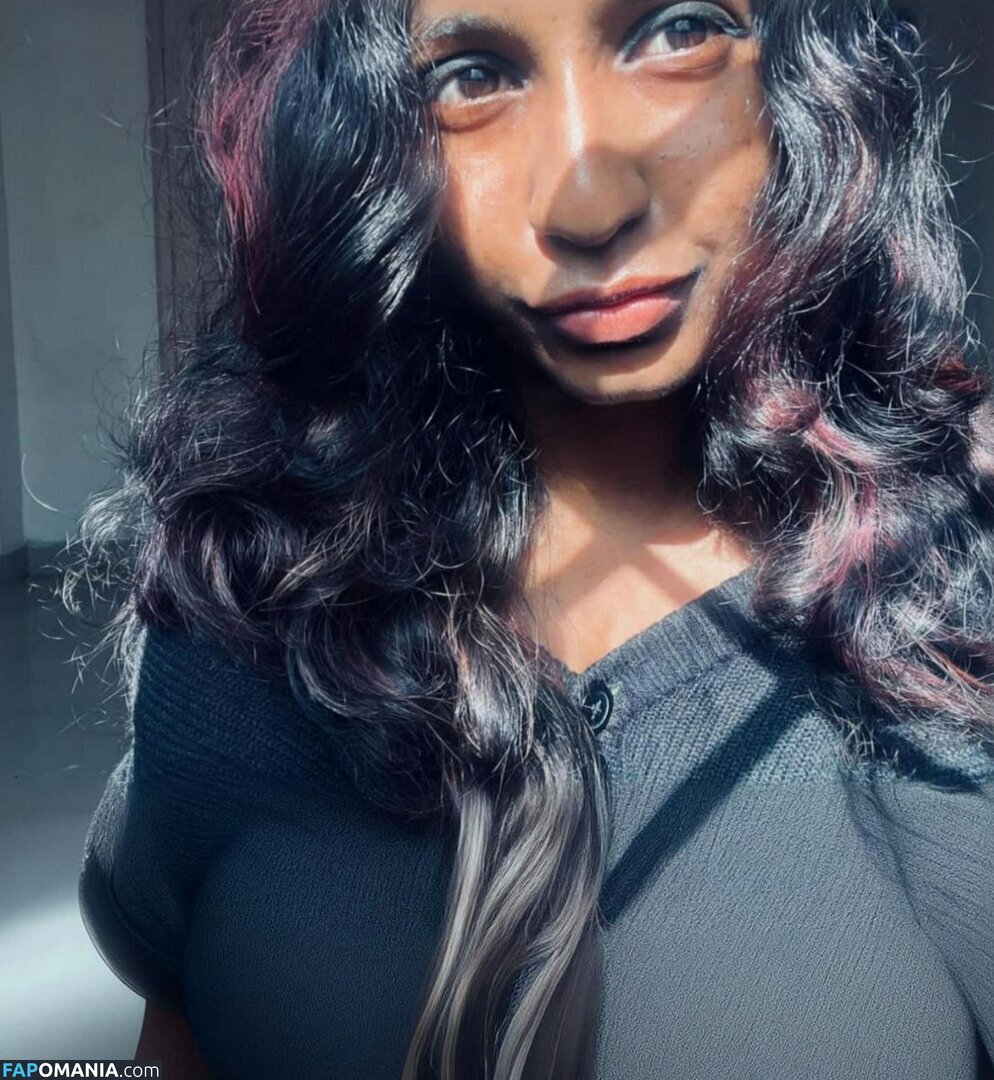 sneetha / sneetha poori Nu OnlyFans  Foto vazada #2