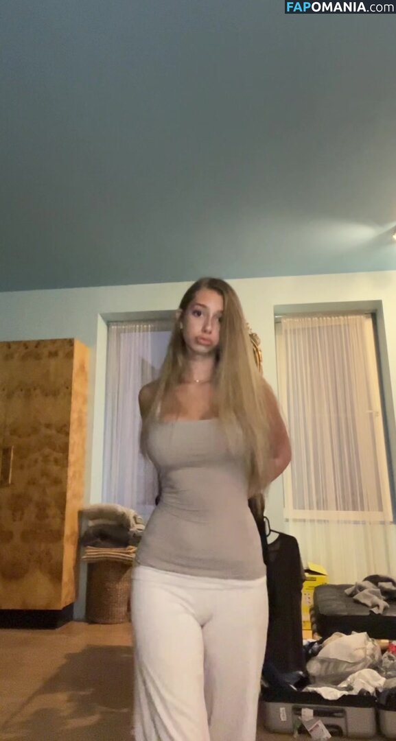 https: / sofyaplotnikova / xsofya_x Nu OnlyFans  Foto vazada #3