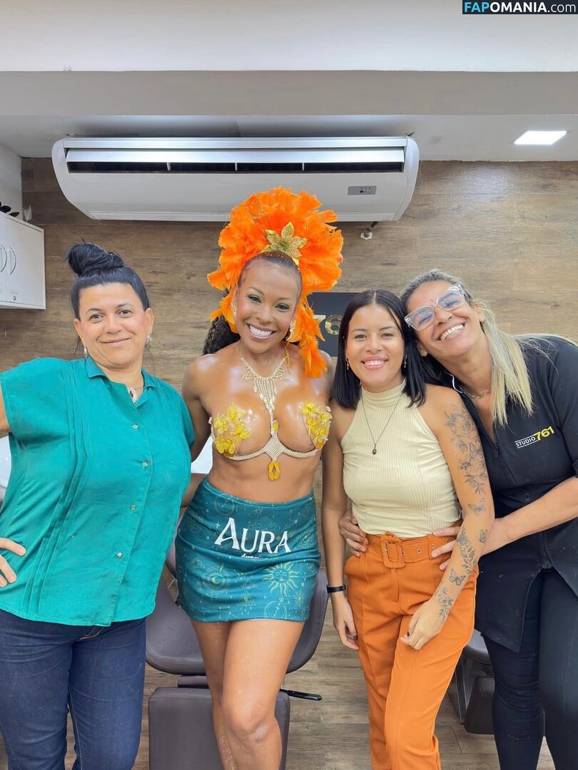 BBB 4 / Solange Vega / https: / solvegaoficial Nu OnlyFans  Foto vazada #3